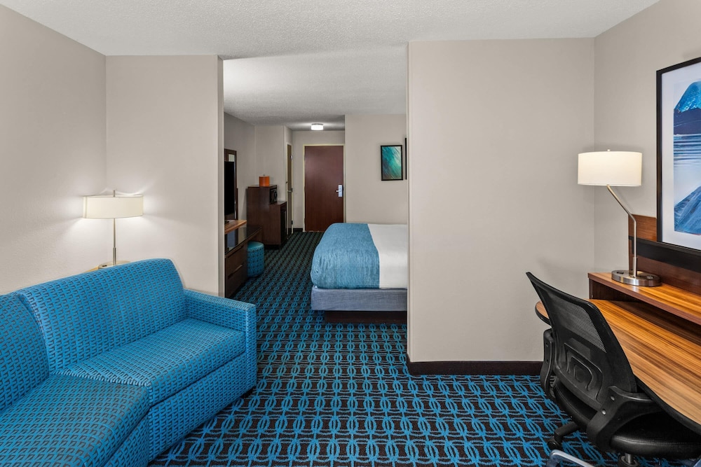 Wingate by Wyndham Oshkosh 51/51