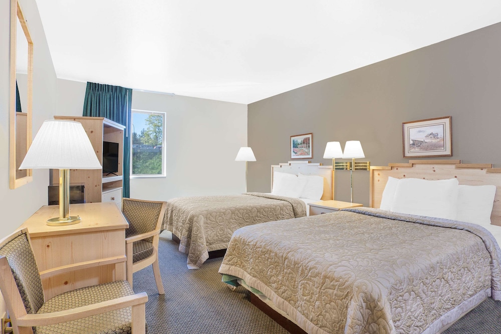 Super 8 by Wyndham Moscow / Pullman 8/39