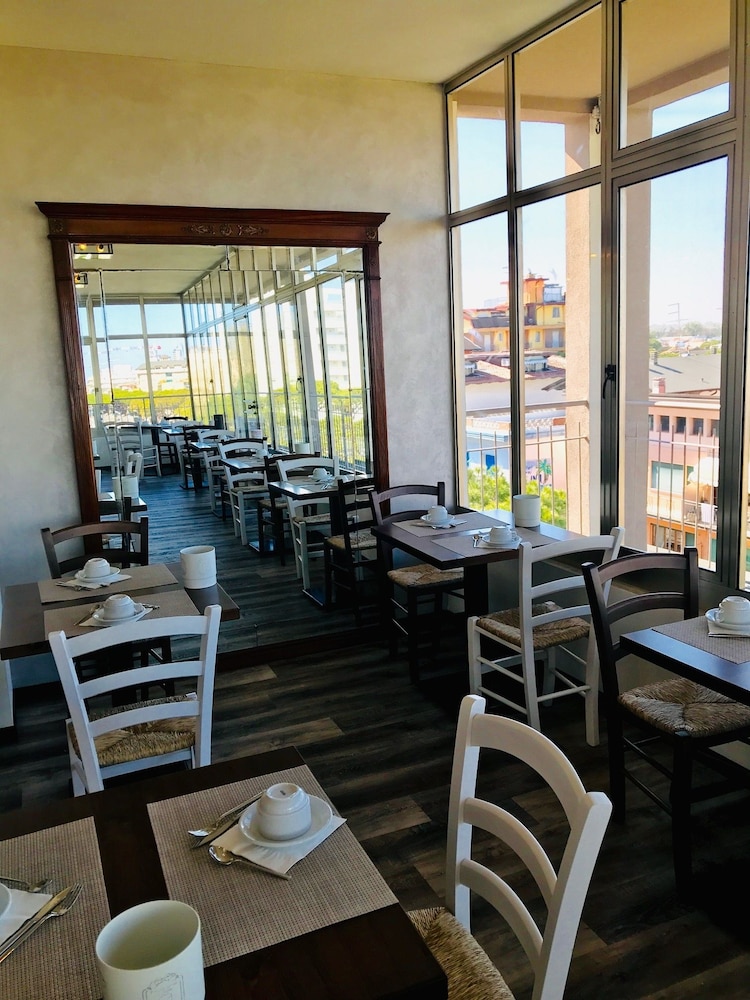 Hotel Cristina 35/45