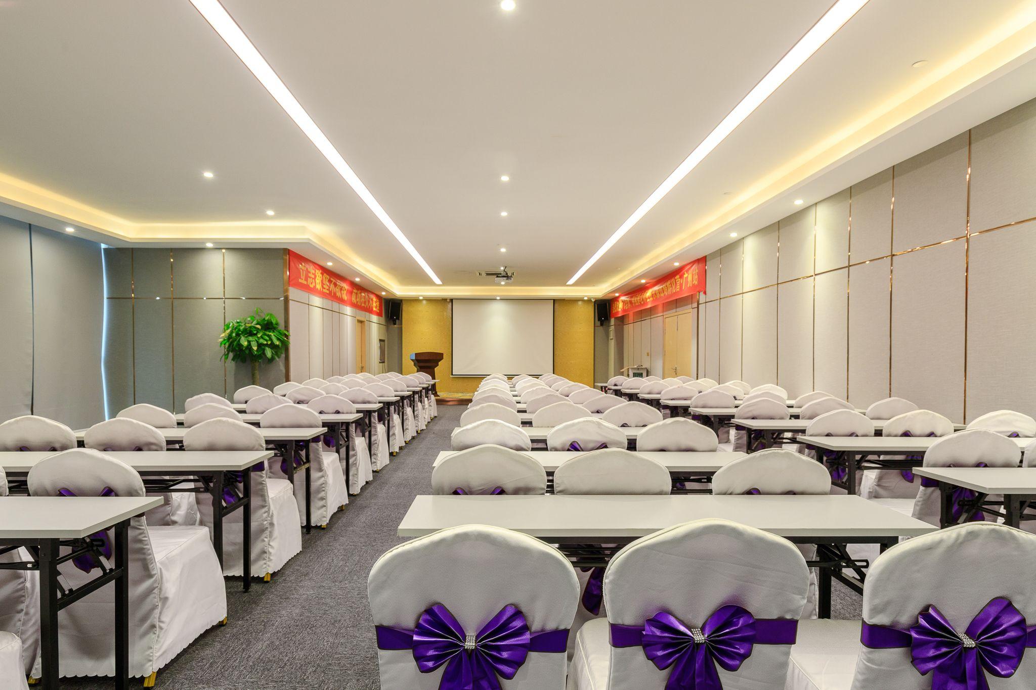 Lavande Hotel (Jiahe Wanggang Metro Station) 41/47