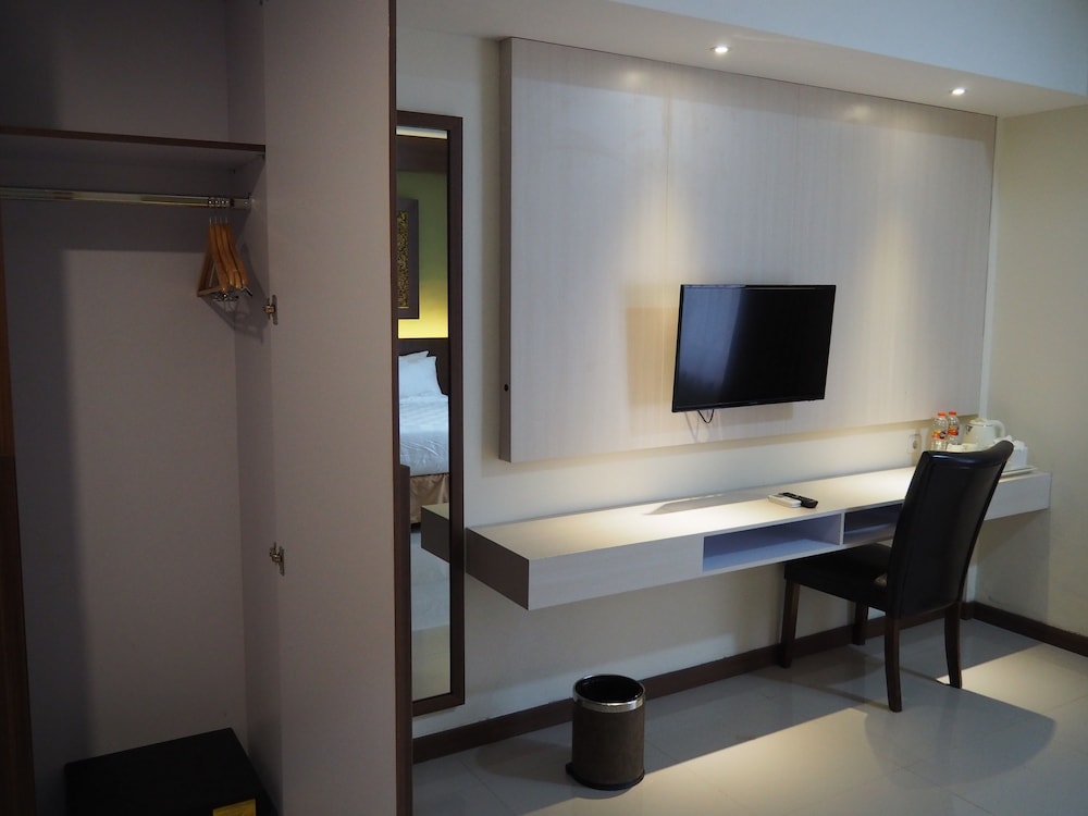 Luminor Hotel Banyuwangi Yos Sudarso 61/70
