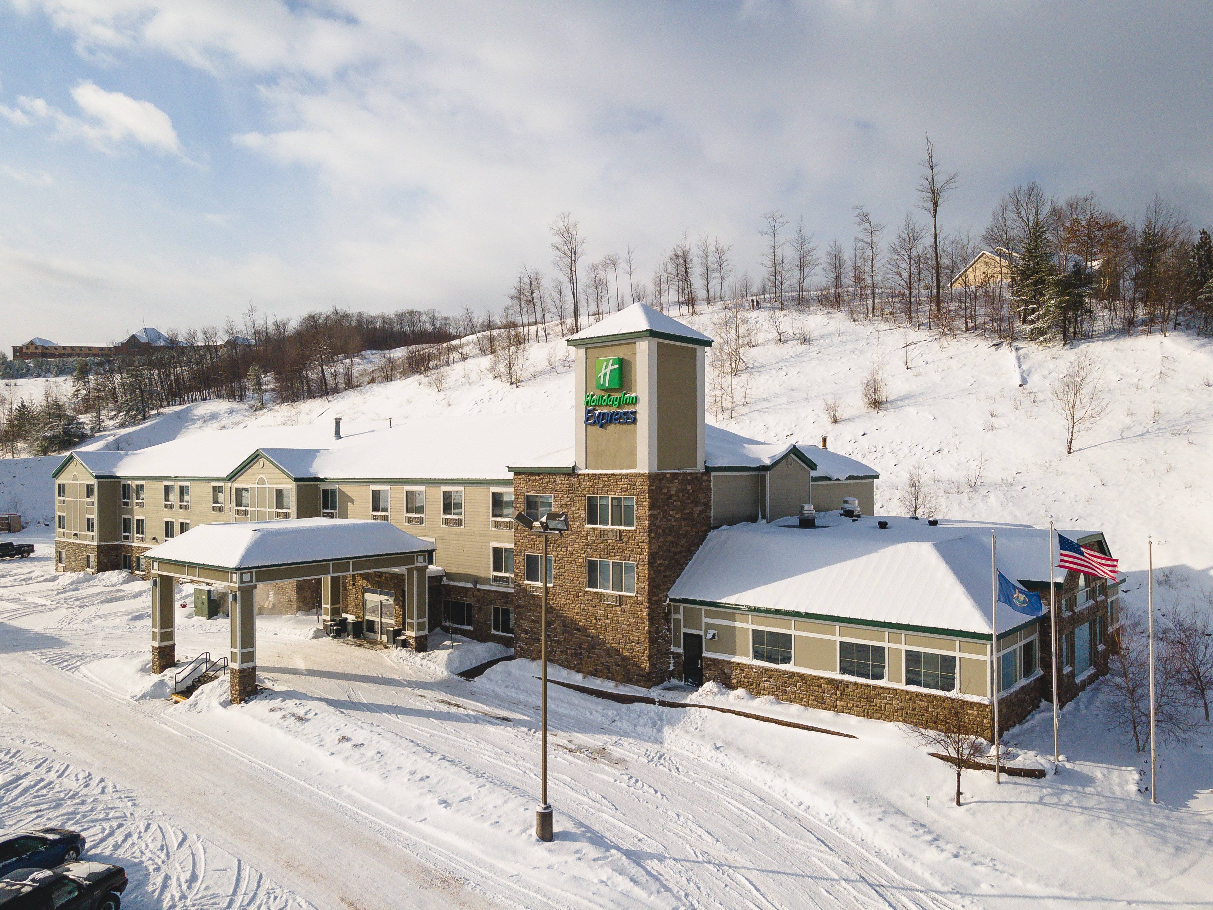 Holiday Inn Express Houghton Keweenaw 5/77