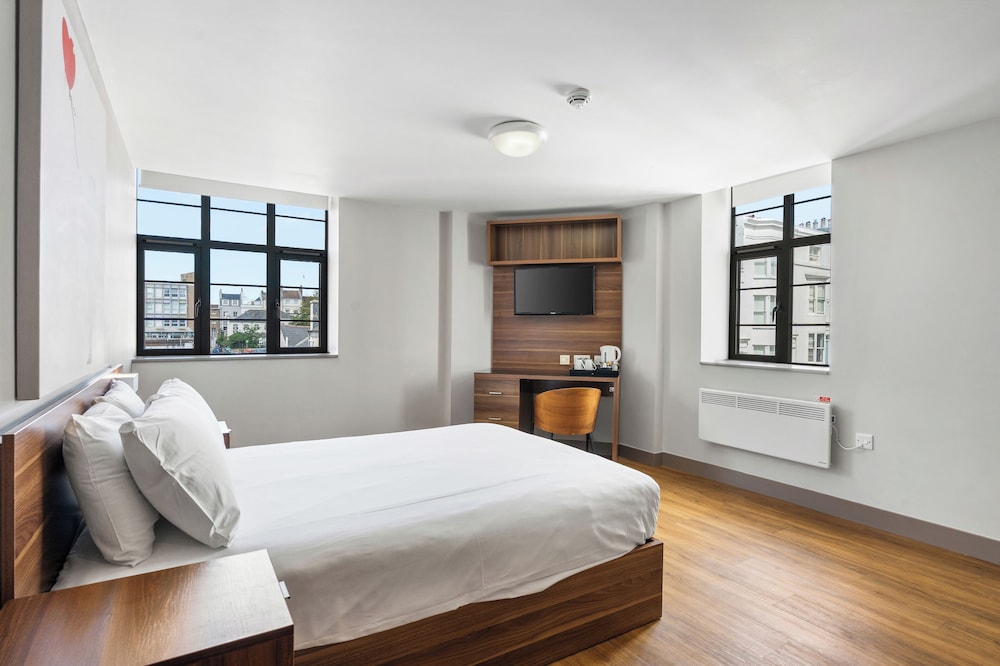 Britannia Study Hotel 24/66