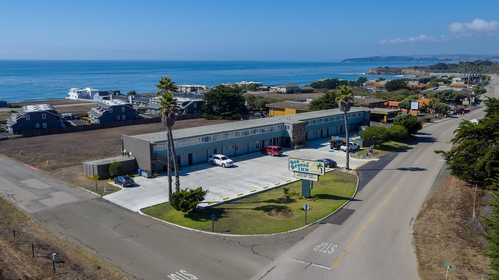 Sea Breeze Inn 55/64