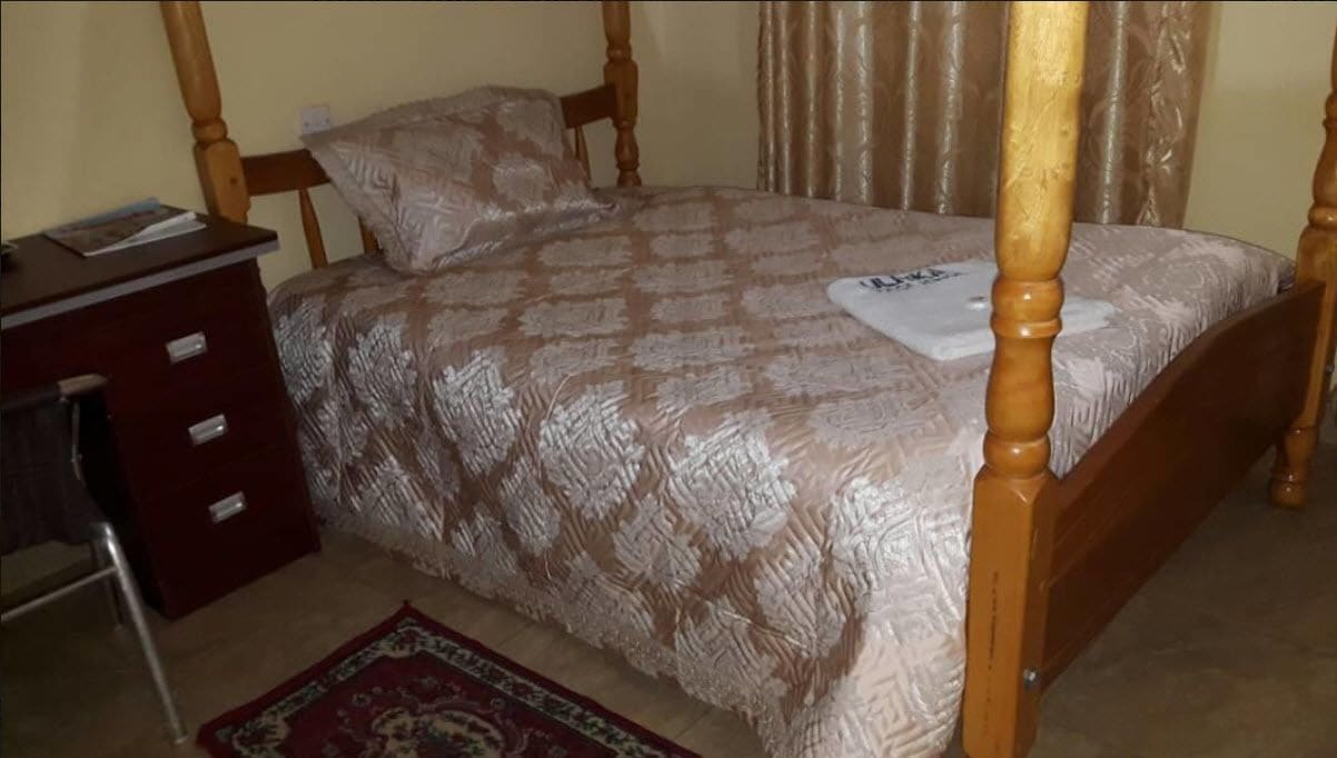 ROOM, DOUBLE BED