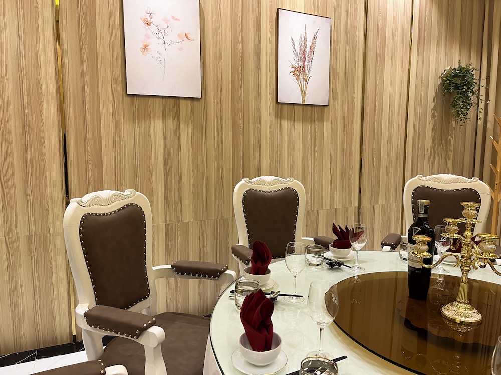 Mango Hotel Hanoi 37/50