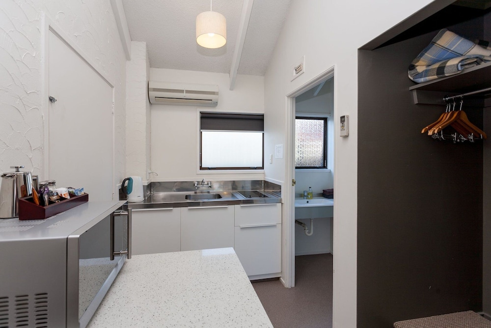 16 Northgate Motor Lodge 21/35