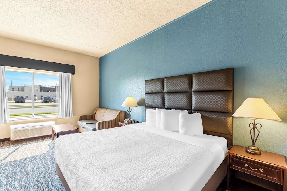 Best Western Holiday Manor 8/49