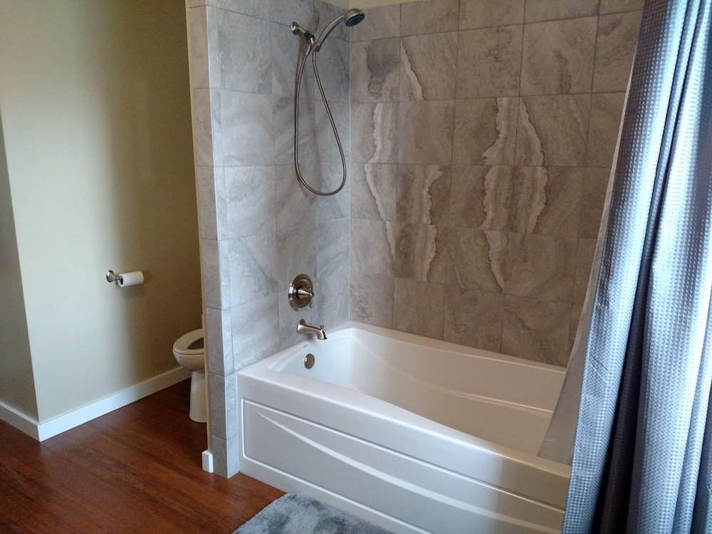Friday Harbor Grand B&B 10/55