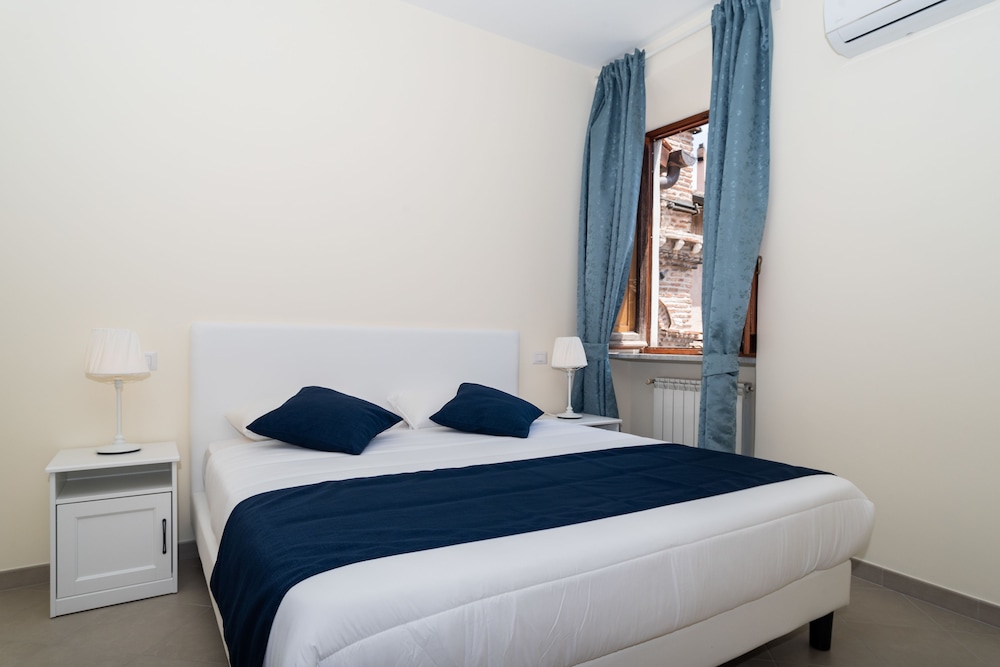 Minerva Monks Inn 30/64