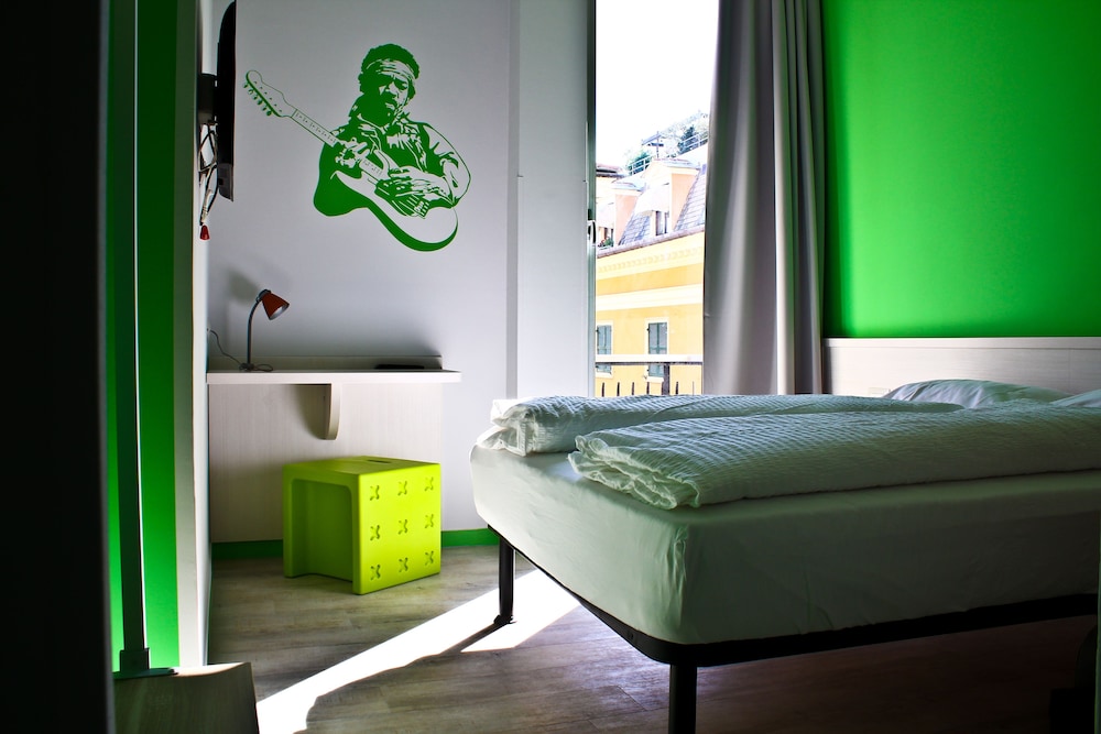 Hotel Nologo 37/72