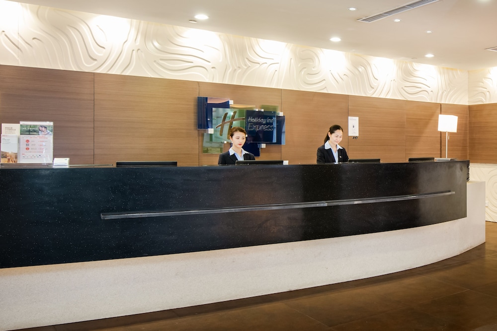 HOLIDAY INN EXPRESS DUJIANGYAN ANCIENT CITY 8/29