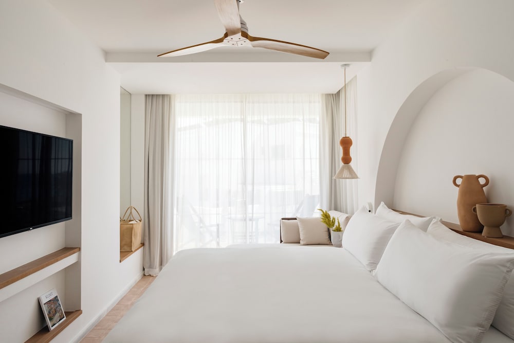 Supreme, Queen Bed, Lateral Side Sea View, Terrace