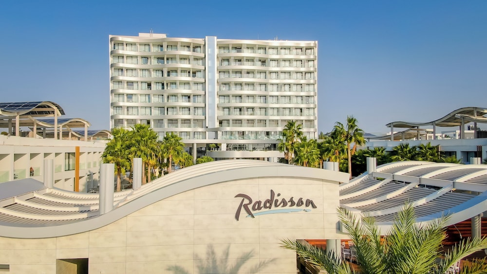 Radisson Beach Resort Larnaca 54/60