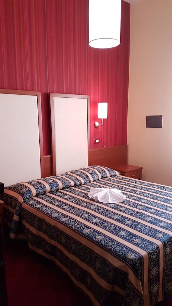 Hotel Promenade Universale 33/50