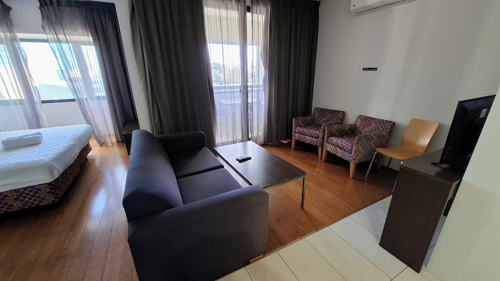 Exodus Dandenong Apartment Hotel 27/50