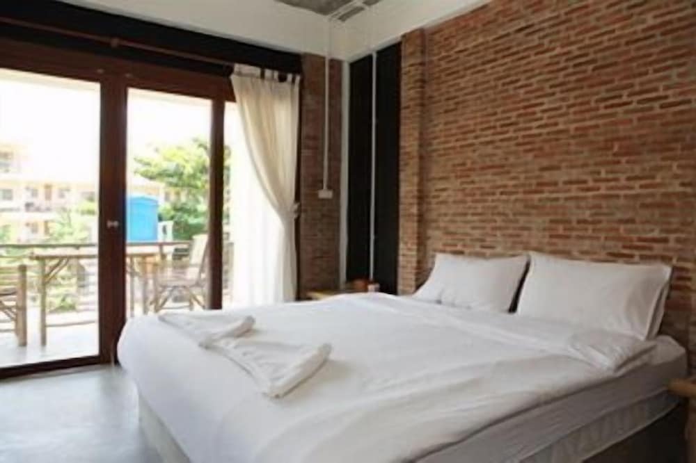 Samatha Bed & Breakfast 4/21