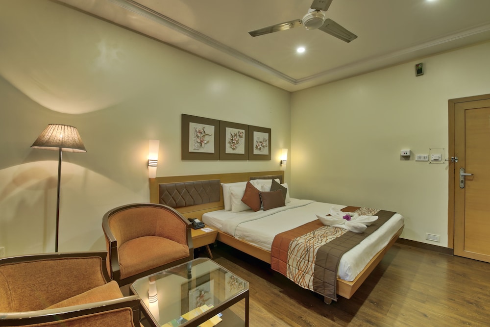 Vishwaratna Hotel 5/39