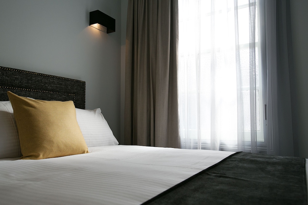 The Lucky Hotel 16/61