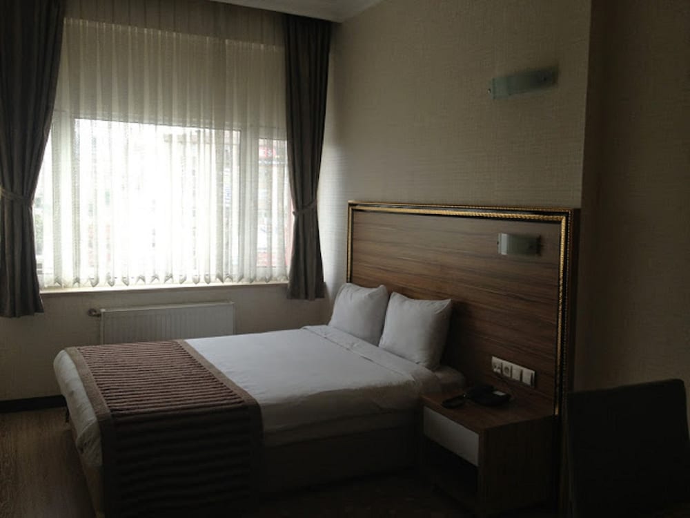 Buyuk Hotel 18/50