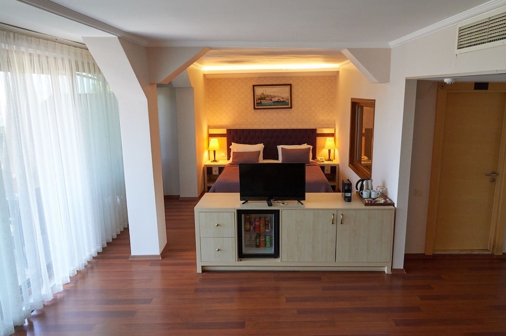 Phellos Suites 15/50