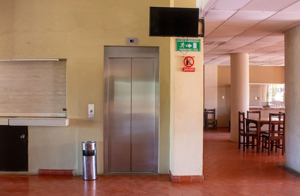 Las Jacarandas Hotel 12/37