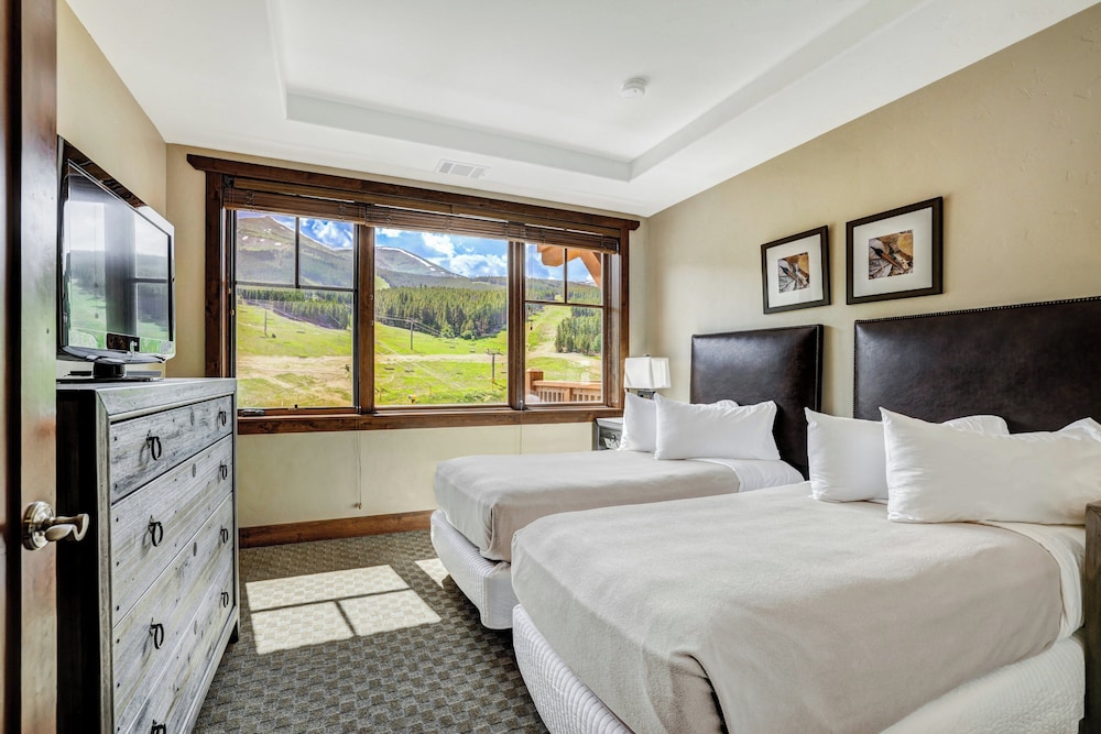 4 Bedrooms, Condominium, Condo, Platinum, King Bed, 3 Queen Beds, Sofa، One Ski Hill Place A Rockresort 6/10