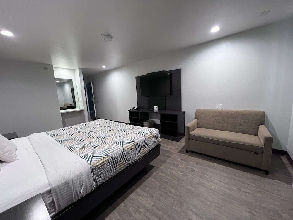 Motel6 Bullhead City, AZ 11/27