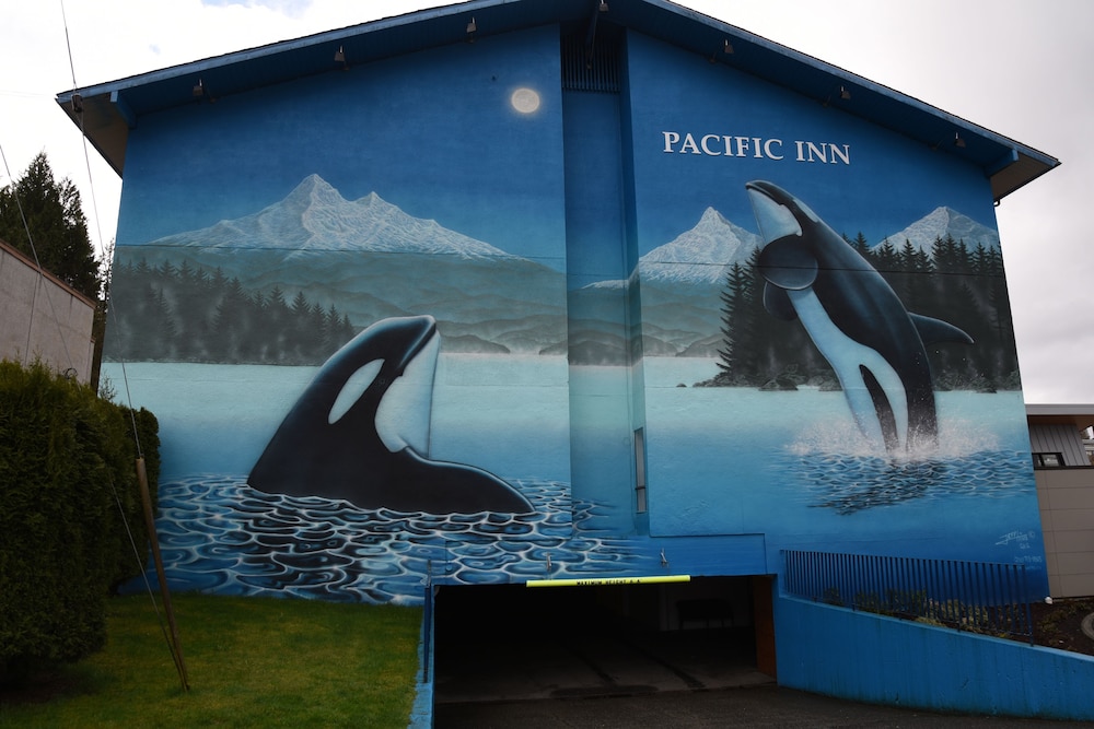 Pacific Inn 3/37