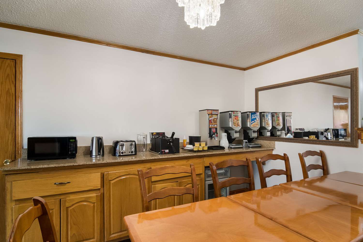 Econo Lodge Calhoun North Damascus 33/41