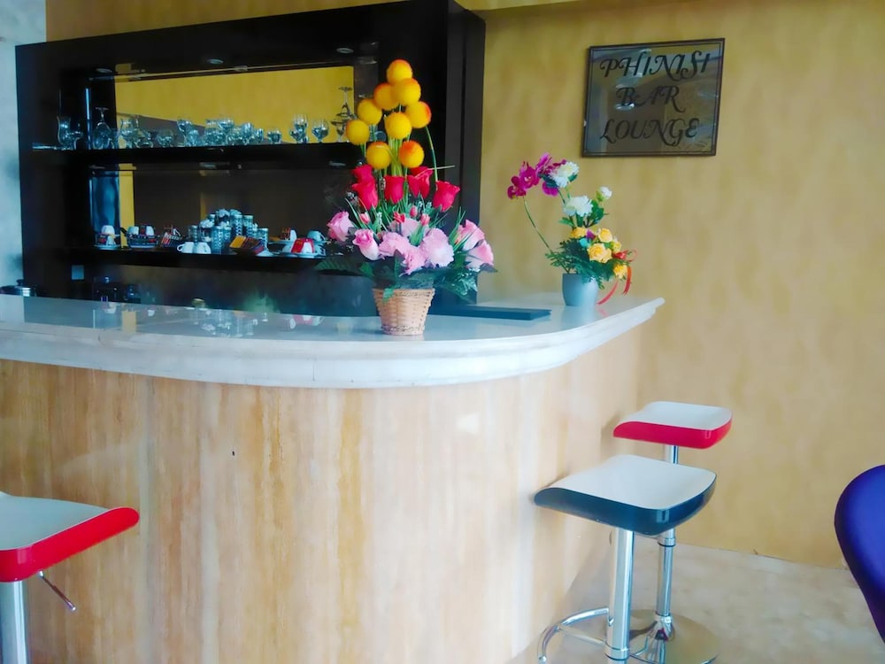 TRAVELLERS HOTEL PHINISI 38/50