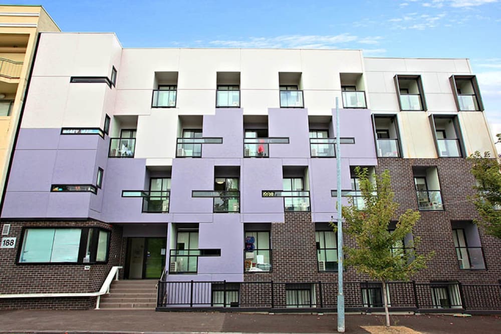 Quality Apartments North Melbourne 2/54
