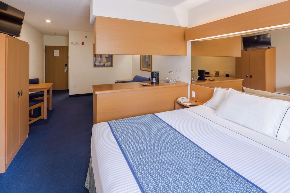 Microtel Inn & Suites by Wyndham Culiacan 21/56