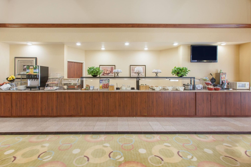 Hawthorn Suites By Wyndham Midwest City Tinker Afb 6/45