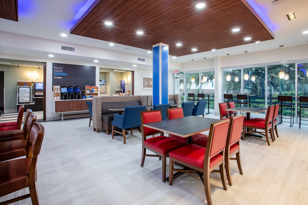 Holiday Inn Express And Suites Deland South 41/49