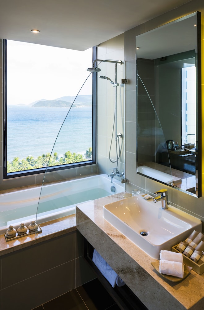 Alana Nha Trang Beach Hotel 45/83