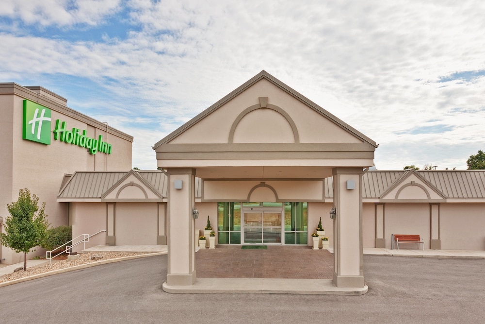Holiday Inn Bloomington 5/53