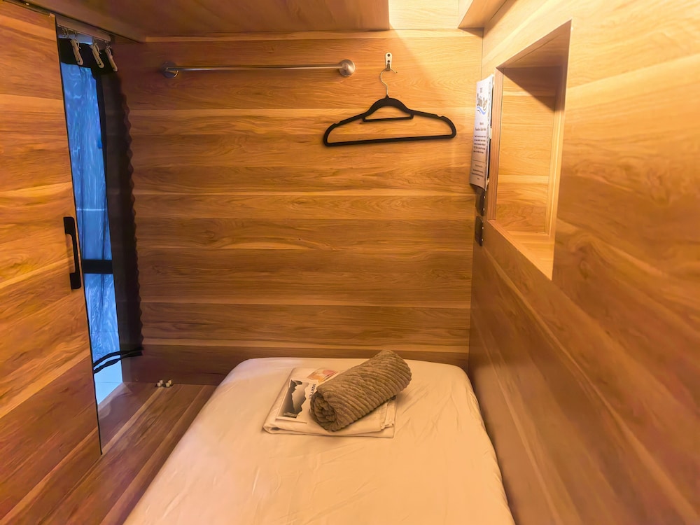 Pescadores Seaview Suites 38/72