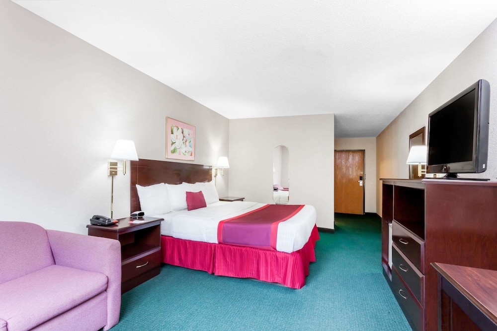 Ramada by Wyndham Tell City 16/35
