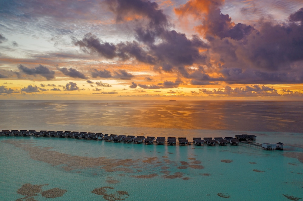 Ozen Life Maadhoo Resort 60/63