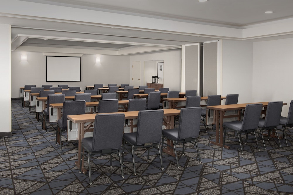 Courtyard By Marriott Dothan 33/46