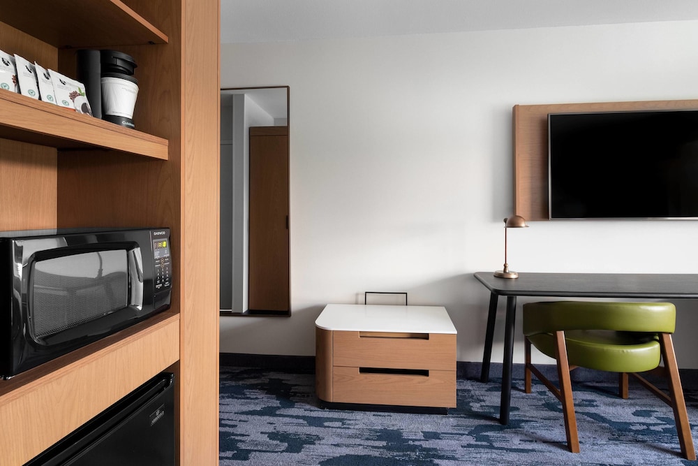Fairfield Inn & Suites By Marriott Kenosha Pleasant Prairie 12/34