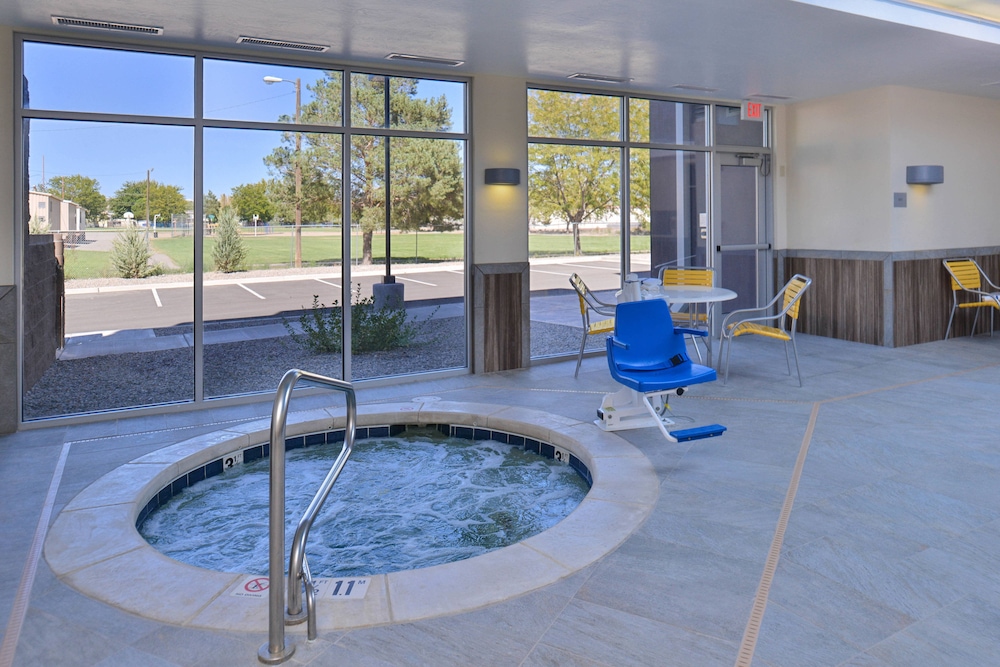 Fairfield Inn Suites Farmington 4/43