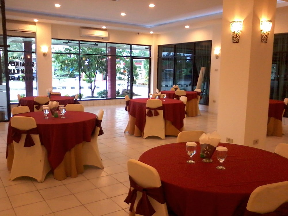 HOTEL BANDARA SYARIAH 41/48