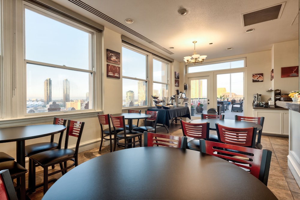 Gaslamp Plaza Suites 57/68