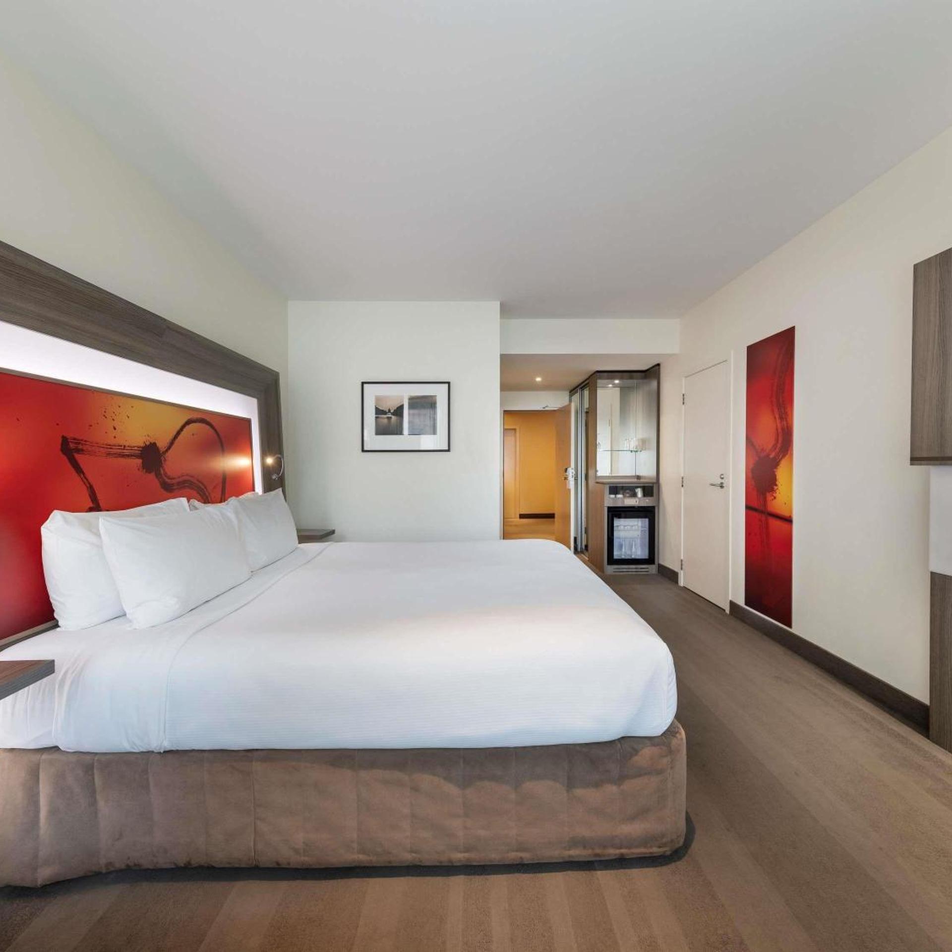 Superior, King Bed, Accessible