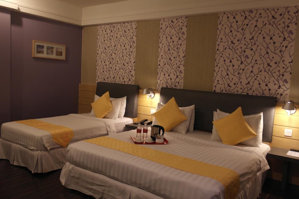 De Hotel 7/28