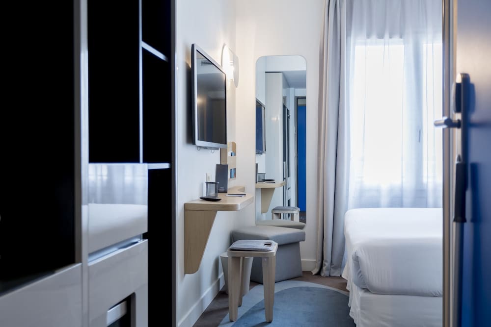Maison Bram Paris Gare de l'Est, Tapestry Collection Hilton 23/46