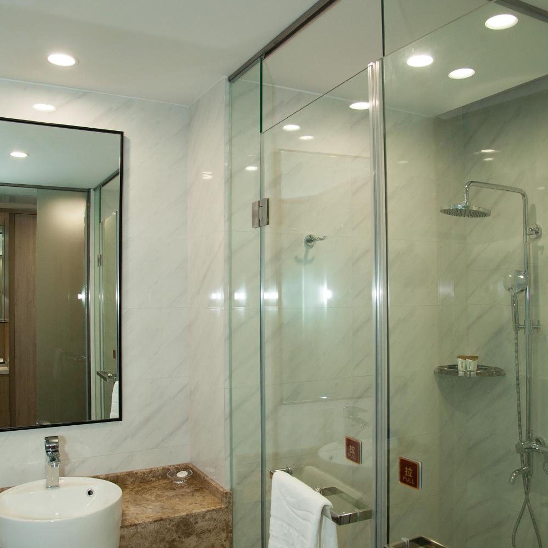 Qian Hai Holiday Hotel 66/68