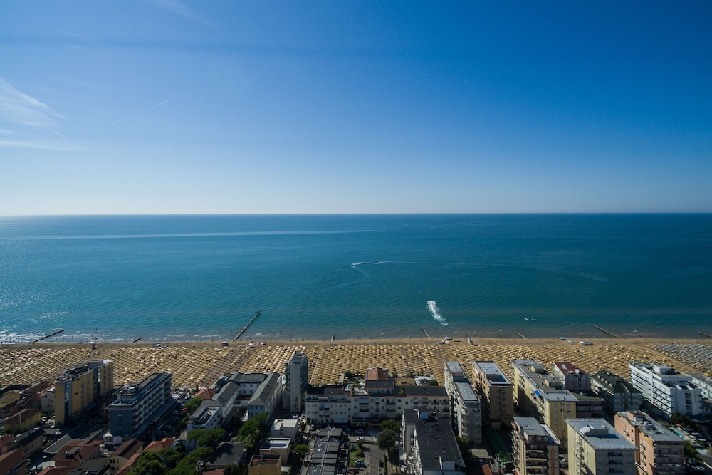 Hesperia Hotel & Residence 43/50